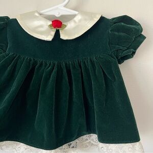 VTG Hugs & Kisses Green Velvet Baby Girl Dress Size 9 Months Lace Frilly Holiday